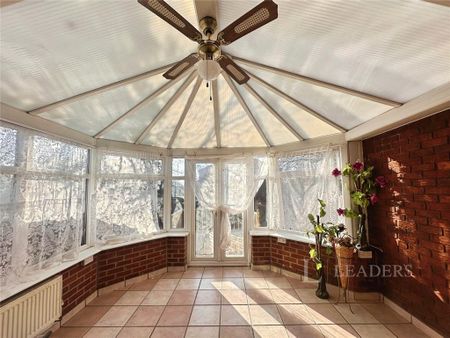 3 bedroom terraced house to rent - Photo 4