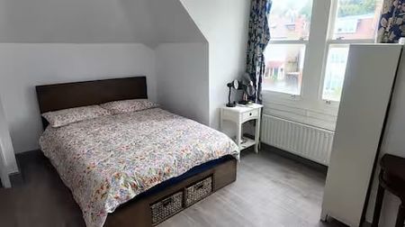 1 Bed Flat, Vineyard Hill Road, SW19 - Photo 5