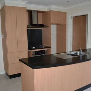 48 Lake Street, Wendouree - Photo 2