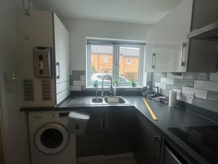 2 Bed Terraced House, Clarence Gardens, LU1 - Photo 4
