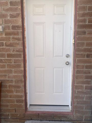 For Lease - 16 Golden Springs Drive, Brampton, Ontario - Photo 4