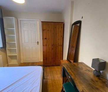 Donegall Road, Ensuite Room 2, BT125NB, Belfast - Photo 5