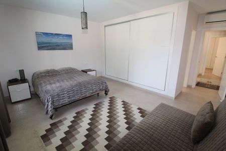 Detached Villa · Nueva Andalucía - Photo 2