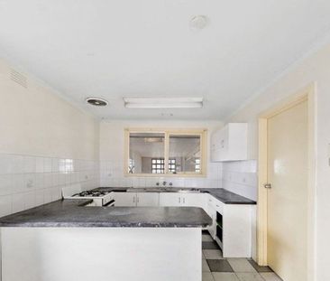 Location, Space & Convenience - 42 Jamieson Street - Photo 4
