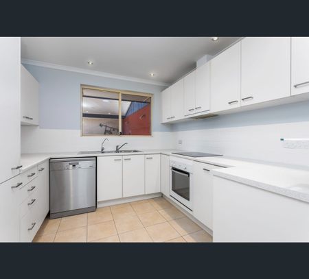 3/1A Russell St, Glenelg North, SA 5045 - Photo 4