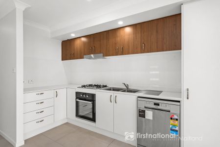 Perfect for Professional Couples, Singles or Downsizers! - Photo 5