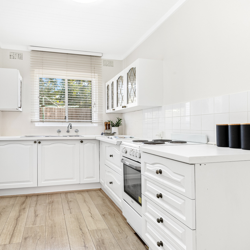 Bright and Breezy Apartment in Prime Location - Photo 1