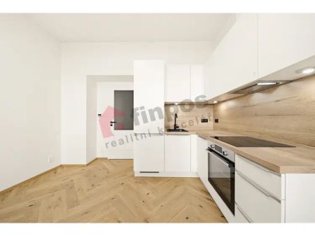 Pronájem bytu 1+kk 26,5 m - Fotografie 3