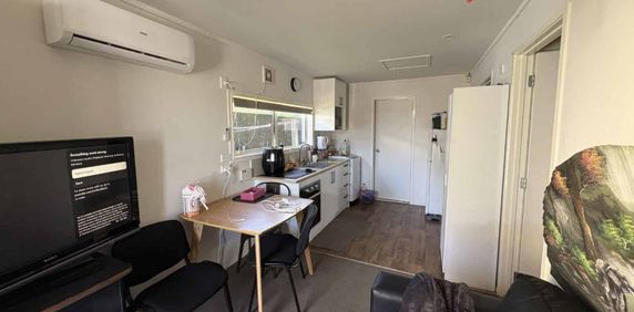 Convenient in Claudelands - Photo 2