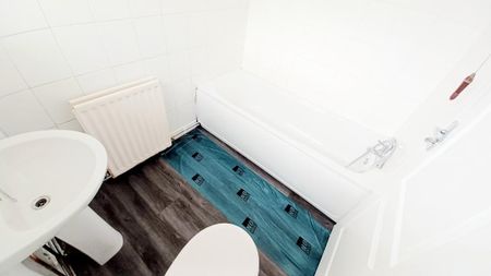 2 bedroom terraced house to rent - Photo 4