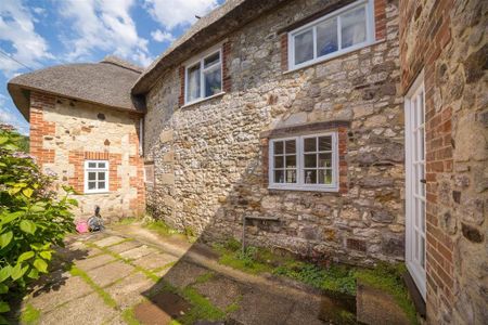 3 bedroom cottage to rent - Photo 2