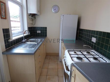 3 bedroom terraced house to rent - Photo 5