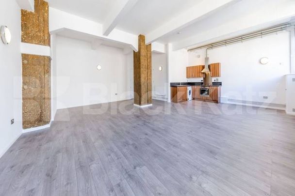 Large live work studio within a warehouse conversion in Haggerston - Photo 1