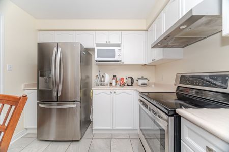 For Lease - 2570 Valleyridge Drive, Oakville, Ontario - Photo 4