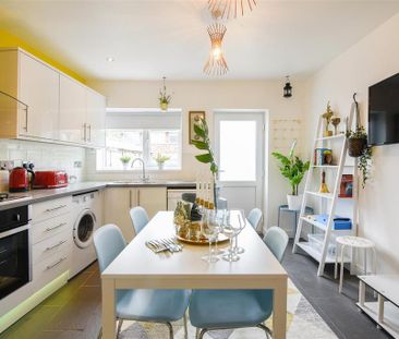 1 bedroom in a house share to rent - Photo 3