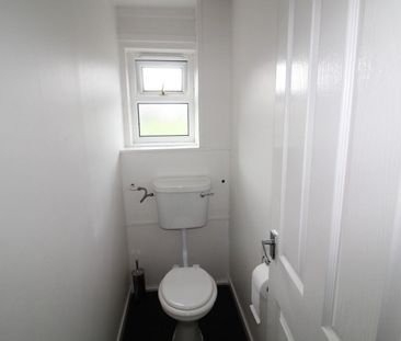 2 bedroom House To Let - Photo 4