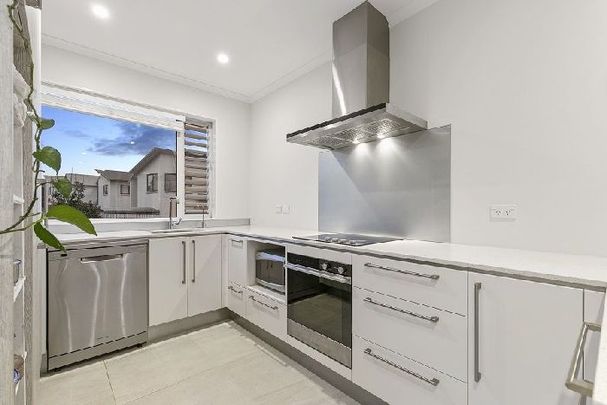 Property Management2 Flounder Rd, Hobsonville - House for Rent - Photo 1