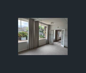 Renovated Retreat with Private Gardens in Central Location. - Photo 1