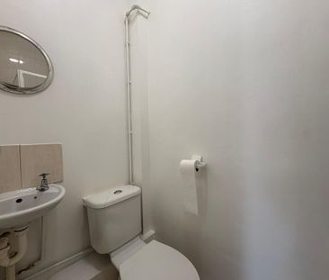 Studio to rent - Photo 6