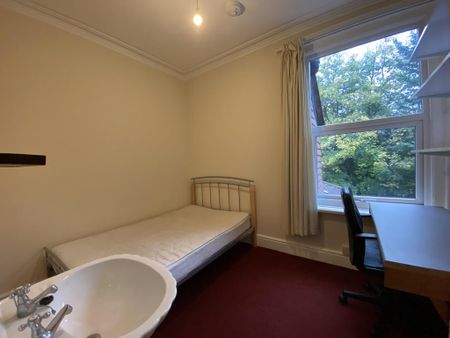 6 bedroom terraced house to rent - Photo 3