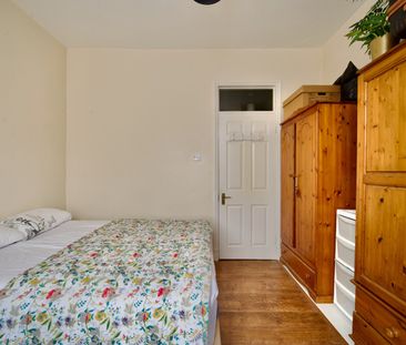 2 Bed Flat, Newport Road, E10 - Photo 3