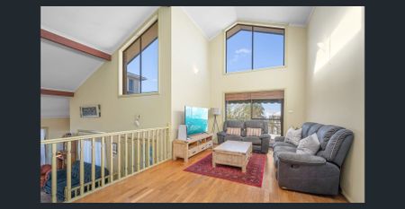 Spacious Split-Level Family Home - Photo 2