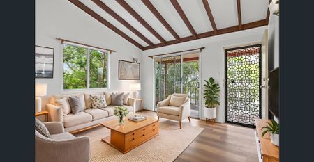 Walk to Everything - Hospital, Rail, Schools & Shops Nearby - Photo 3