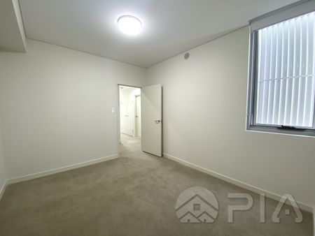 Near New Luxury Apartment in Holroyd Garden - Photo 4