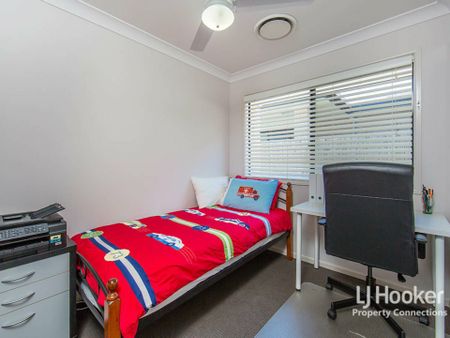 Modern 4-Bedroom Family Retreat in the Heart of North Lakes - Photo 5