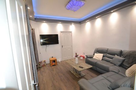 6 bedroom house to rent - Photo 2