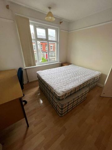 Newport Mount, Headingley, Leeds, LS6 - Photo 5