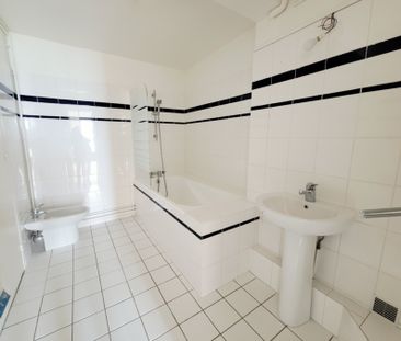 Location Appartement 4 pièces 100m² - Photo 6