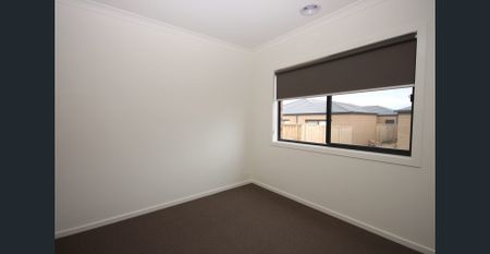 Spacious and light filled family home. - Photo 2