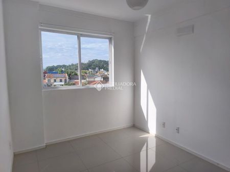 Apartamento com 2 quartos e 60m² para alugar em Rio Caveiras, Biguaçu. - Foto 4