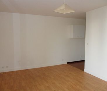 Location Appartement 1 pièce 27m² ORLEANS 45100 - Photo 2