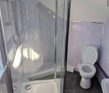 1 Bed Flat, Burley Street, LS3 - Photo 4