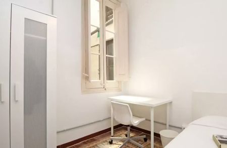 Carrer de la Portaferrissa, Barcelona, Catalonia 08002 - Photo 2