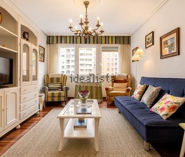 Alquiler de piso en Avenida de la Reina Victoria - Photo 3