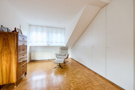 Reihenmittelhaus mit hochwertiger Einbauküche, Südwest-Garten, Außenstellplatz in begehrter Lage! - Photo 5