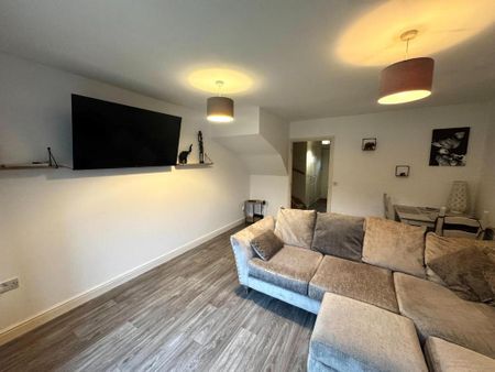 2 bedroom semi-detached house to rent - Photo 2