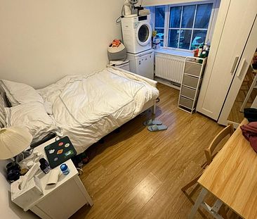 Room in a Shared Flat, Berry Street, M1 - Photo 1