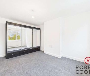 East Towers, Pinner, HA5 - Photo 5
