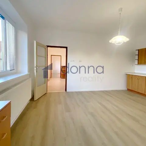 Pronájem bytu 2+1 v rodinném domě, 70 m - Photo 1