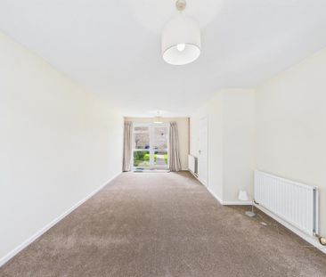 3 bedroom end of terrace house to rent - Photo 2
