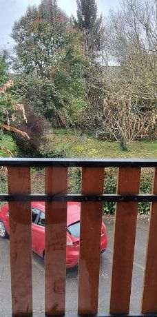 A DAX, proche de la gare, T1 en parfait état, avec place de parking, balcon, ascenseur - Photo 1