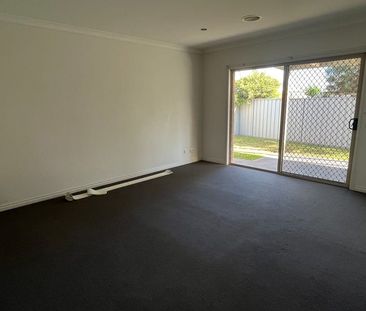 6 Cromer Fairway, West Wodonga - Photo 5