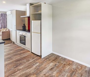 2 BEDROOM TOWNHOUSE WITH CARPARK - Photo 1