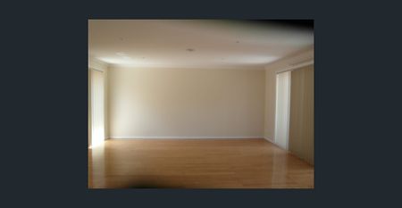 Rear 4 Bedroom Townhouse in quiet location - Photo 5