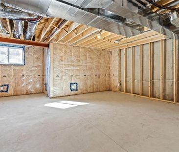 For Lease - 7129 Parsa Street, Niagara Falls, Ontario - Photo 3