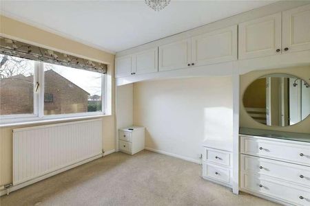 Cypress Grove, Ash Vale, Aldershot, Surrey, GU12 - Photo 2